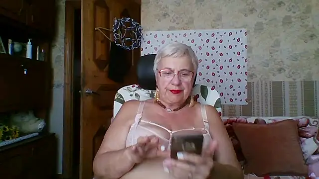 SweetCherry27 live cam on StripChat