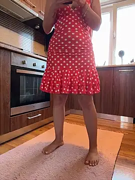 Hotmomcheckk_