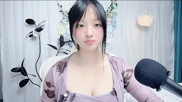 Winnie666999 live cam on StripChat