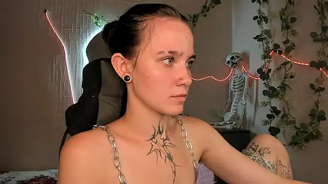 Elastikisss live cam on StripChat