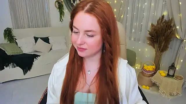 AirySilhouette live cam on StripChat