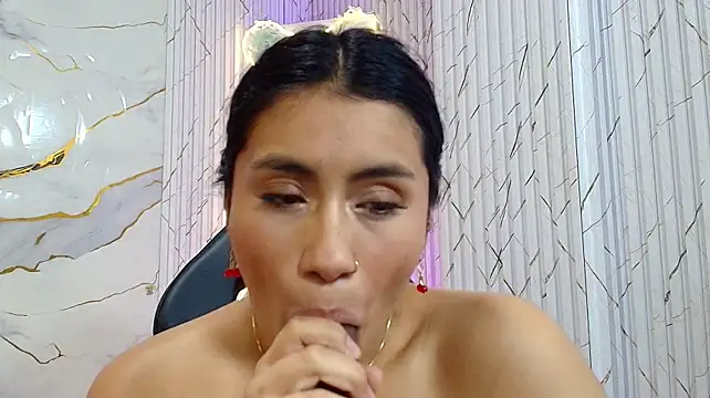 PEACHY_TAY live webcam