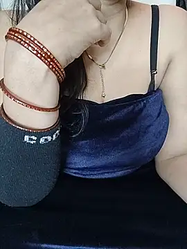 _in_v_a_n_i_ll_a live sex cam