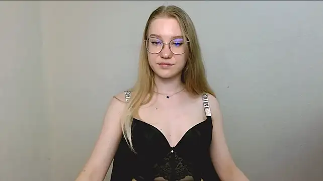 cindi_hot