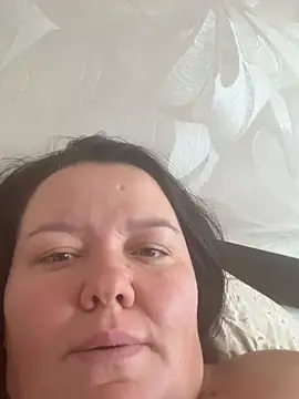 SunnyLeila2101 live cam on StripChat