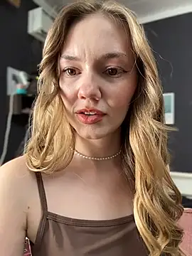 MilaMoone live cam on StripChat