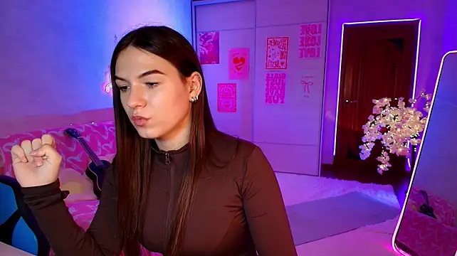 luna_lust_212 live cam on StripChat