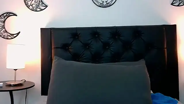 NatalyGuzman26 live cam on StripChat