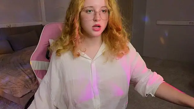 SweetieAnny live cam on StripChat