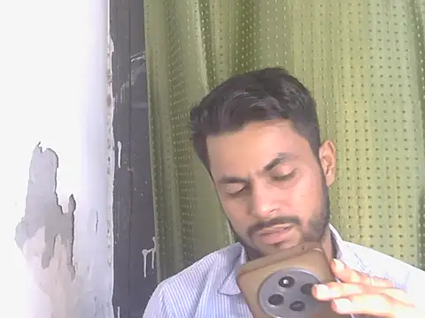 Stubborndesiboy live cam on StripChat