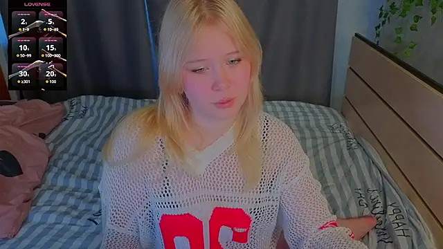 unburnedgirl live cam on StripChat
