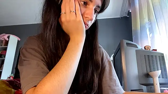 MindaHallmon