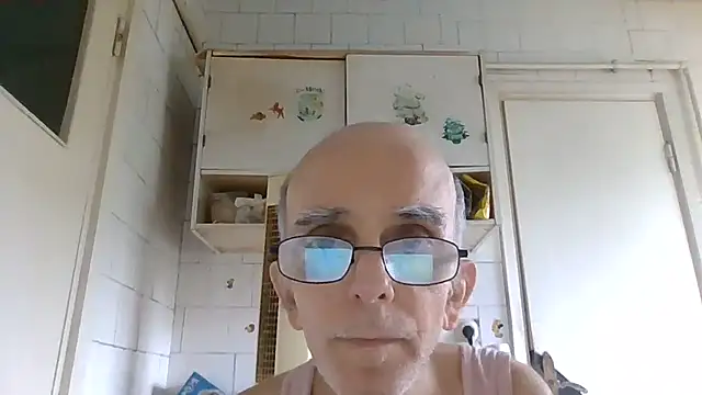 mariusica1@xh live cam on StripChat