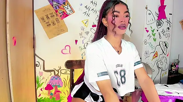bloom444 live cam on StripChat