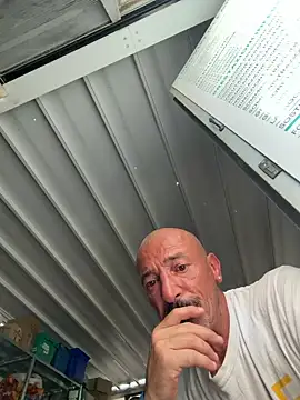 DEVILMAN66RM live cam on StripChat