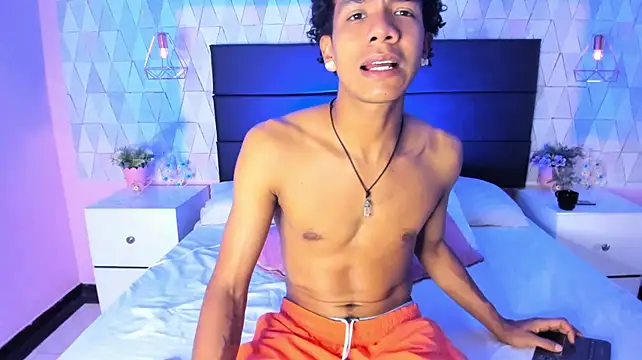 MarckThompsonn live cam on StripChat