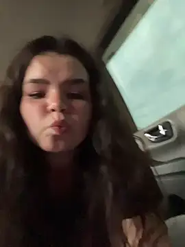 SnowWhiteSin live cam on StripChat