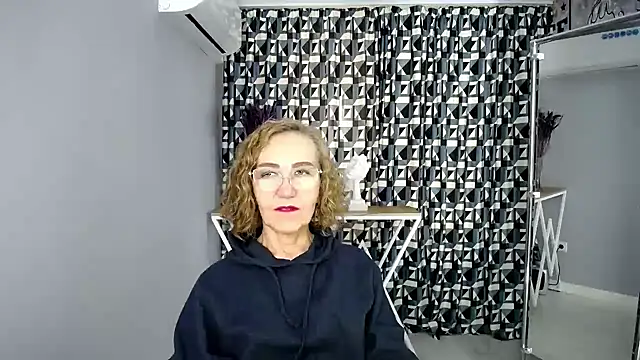 queen_a_n_i live cam on StripChat