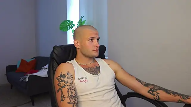 Igor_Wilde live cam on StripChat