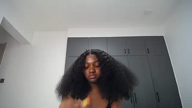 Pretty_Liya08 live cam on StripChat