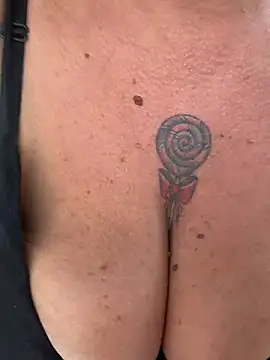 Partenope_Girl webcam
