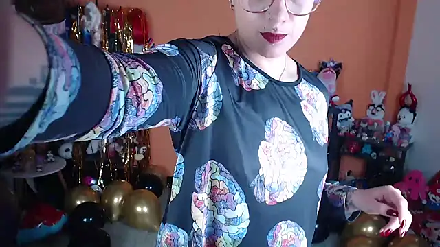 MissMiia2 live cam on StripChat