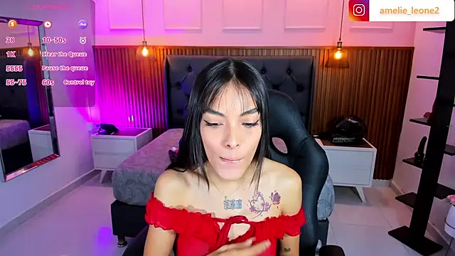 AMELIELEONE live cam on StripChat