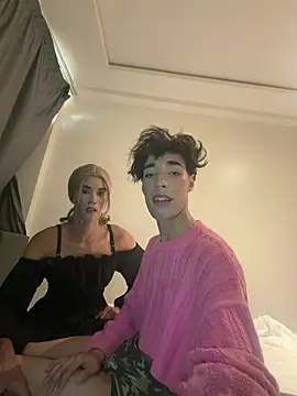 fouziasexygirle live cam on StripChat