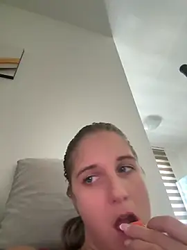 jennifer11772 live cam on StripChat