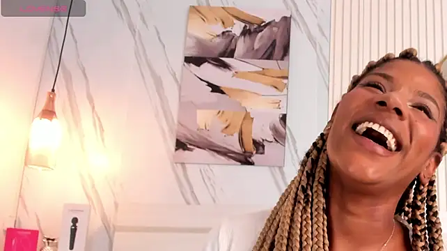 Afro_Luna live cam on StripChat