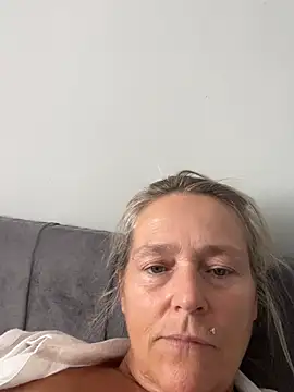 Blondnboujee53