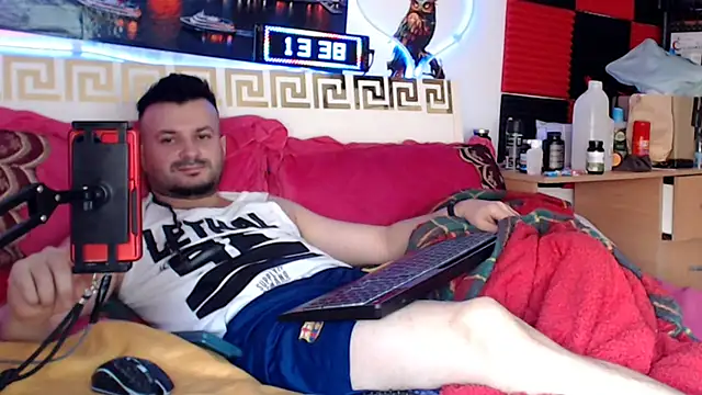 Hugec0ck007 live cam on StripChat