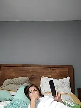 AntoniaHottie live cam on StripChat