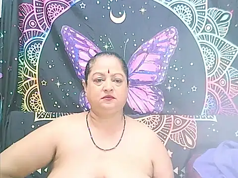 matureindian live cam preview on Stripchat