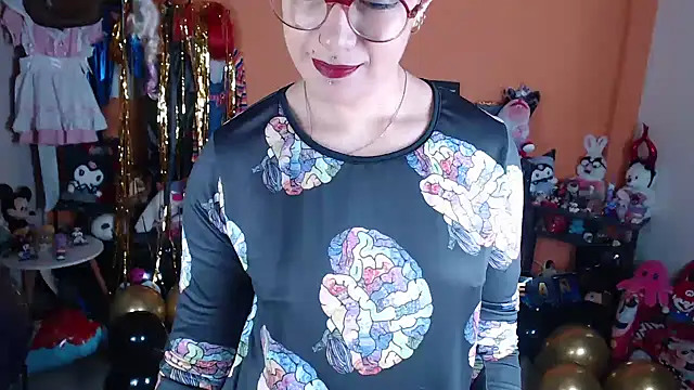 MissMiia2 live cam on StripChat