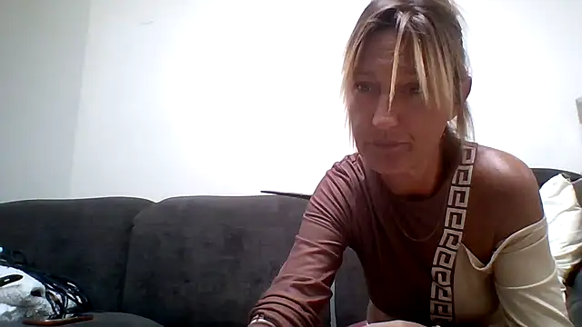 JeuneCharme1