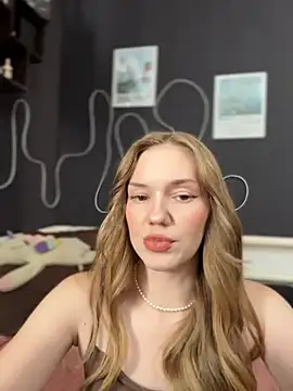 MilaMoone live sex cam