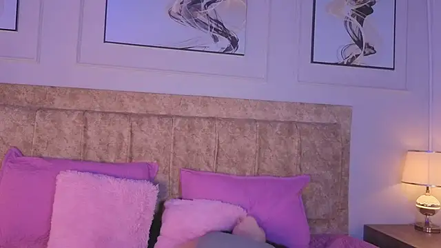 zoe_moon__