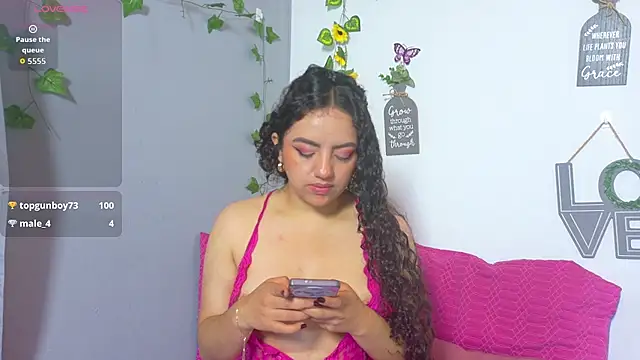emiily_curly webcam