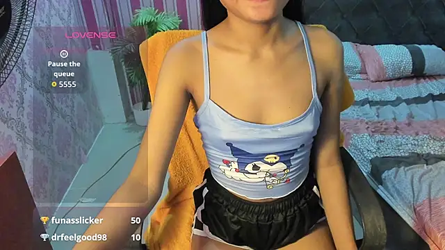 Mica_Jones live cam on StripChat
