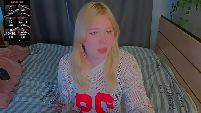 unburnedgirl live cam on StripChat