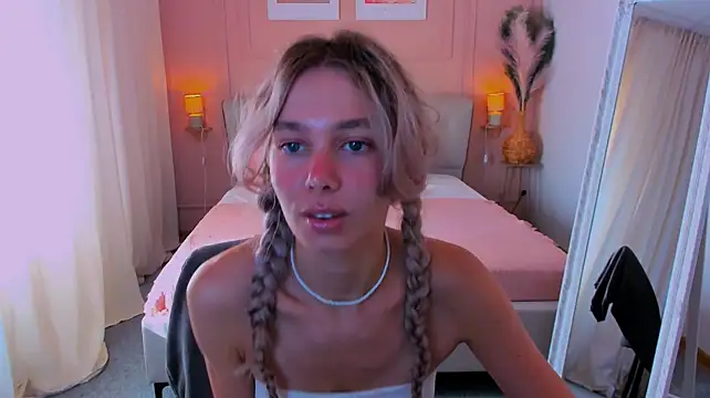 LuluAlis live cam on StripChat