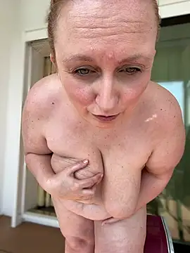 BBW_Nora