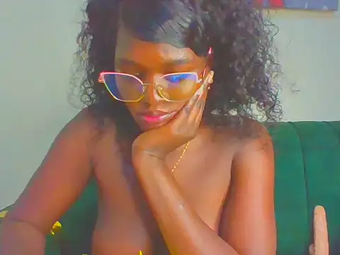 cutesmiling live cam on StripChat