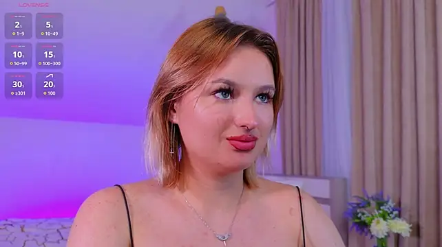 Eevangelinee live cam on StripChat