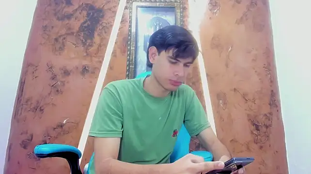 Tyler_schoby live cam on StripChat