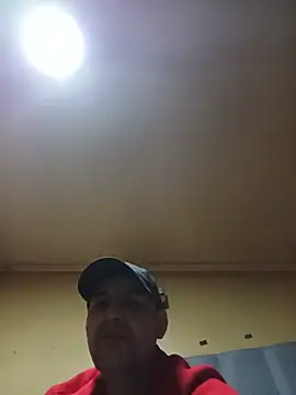TrainedFinder5 live cam on StripChat