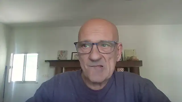 llopaco live cam on StripChat