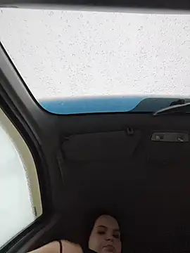 SnowWhiteSin webcam