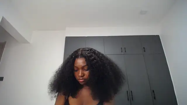 Pretty_Liya08 live cam on StripChat